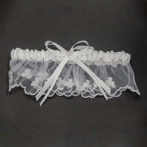 Shamrock Garter Set In White