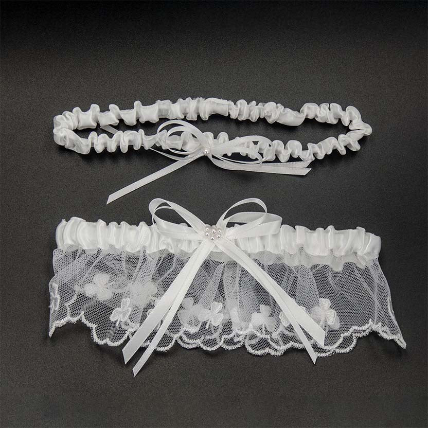 Shamrock Garter Set In White